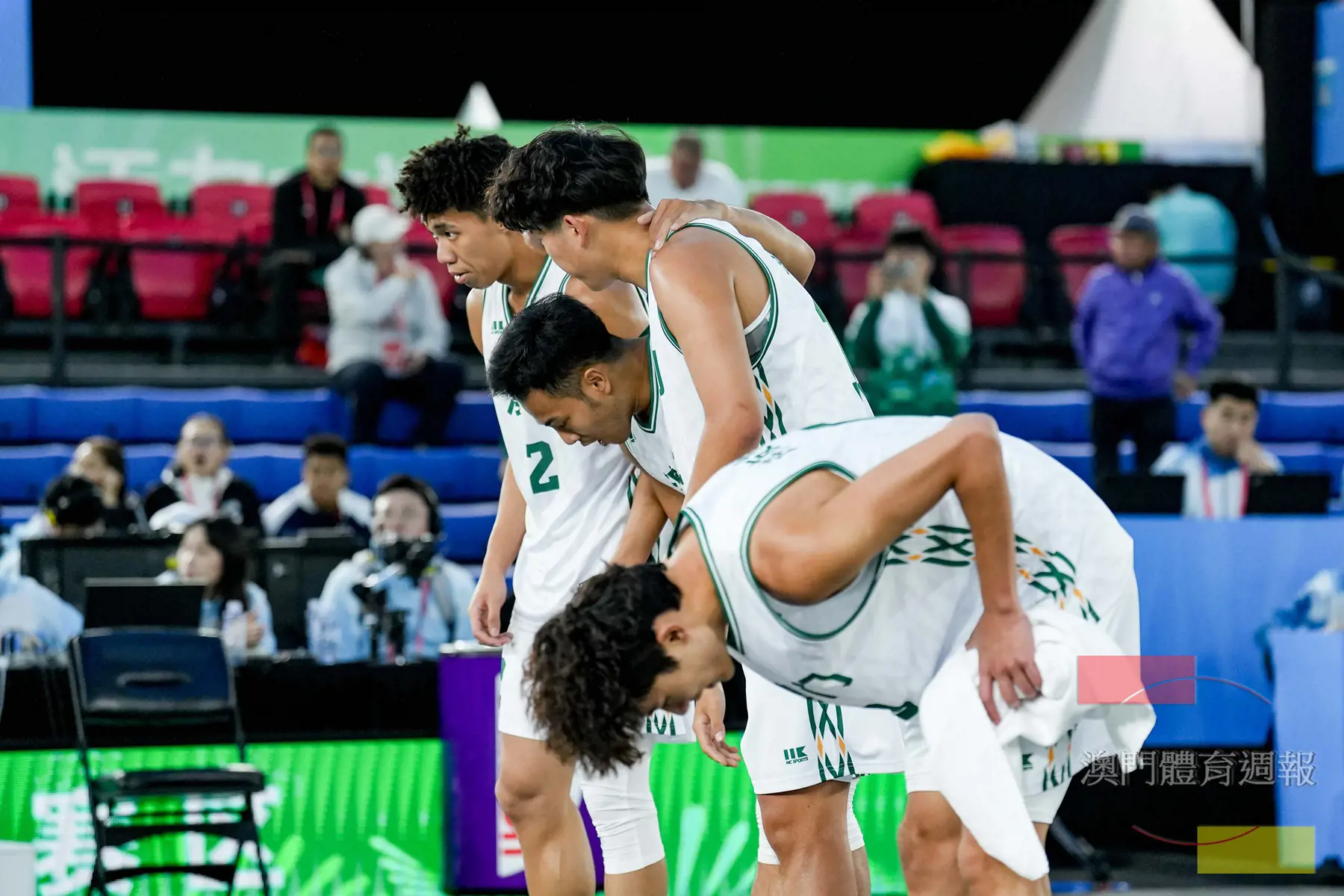 副3 澳男子三籃隊感謝觀眾支持.jpg